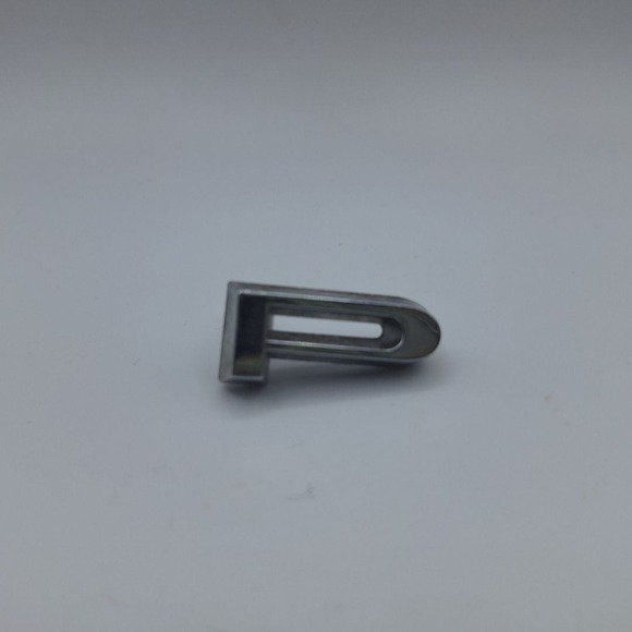 Jewelry - Metal Letter P Emblem 3B Vintage 60s 70s Badge Silver Tone Car Emblem